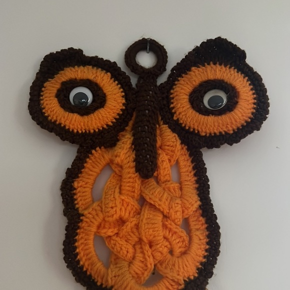 Handcrafted hand, crocheted owl, with googly eyes towel ring holder - Picture 4 of 13